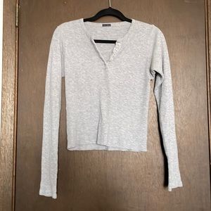 Cropped Waffle Knit fitted tee with buttons